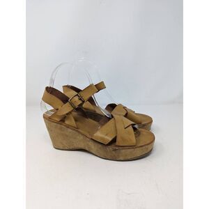 Y2K 2000s dollhouse cognac platform sandalsBeautiful strappy vegan leather shoe